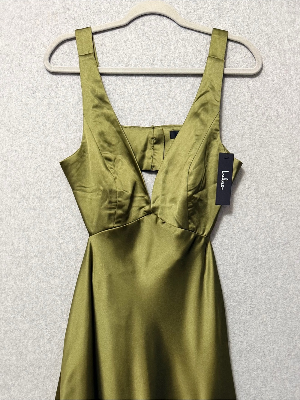Lulus Unmatched Elegance Satin Sleeveless Midi Dress NWT Size Large Olive Green - Picture 5 of 11